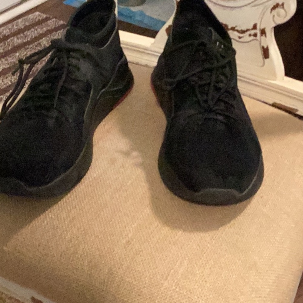 Men's Black Sneakers